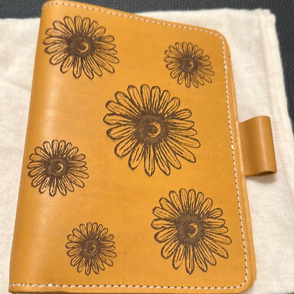 Planner Perfect B6 Marigold Retired Leather Daisy Engraved
